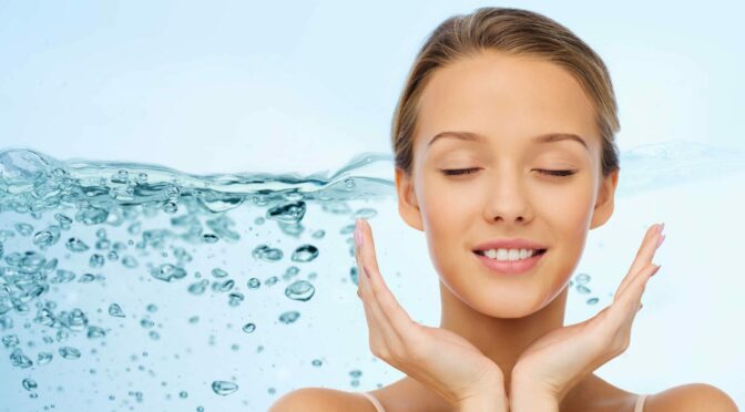 Image : HydraFacial ou Aquatouch ? Comment choisir entre ces deux traitements ?